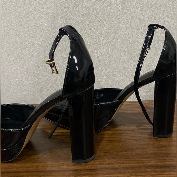 Express Pointed Toe Pumps - Picture 3 of 6